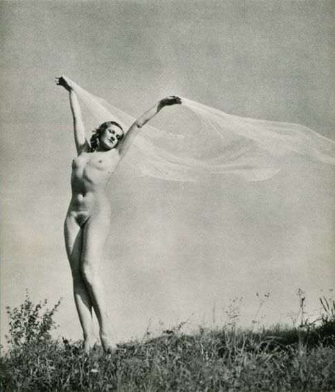 Outdoor nude (1967)